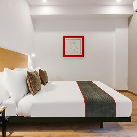 Super Townhouse The Cinco Hotel Near Esi Hospital Hyderabad Exterior photo